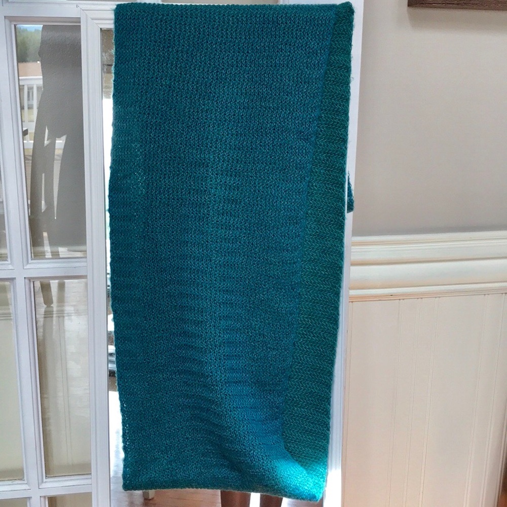 BLUE/GREEN INFINITY SCARF
